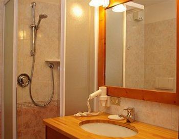 Residence Marisol Camere & Appartamenti - Mezzana Centre Экстерьер фото