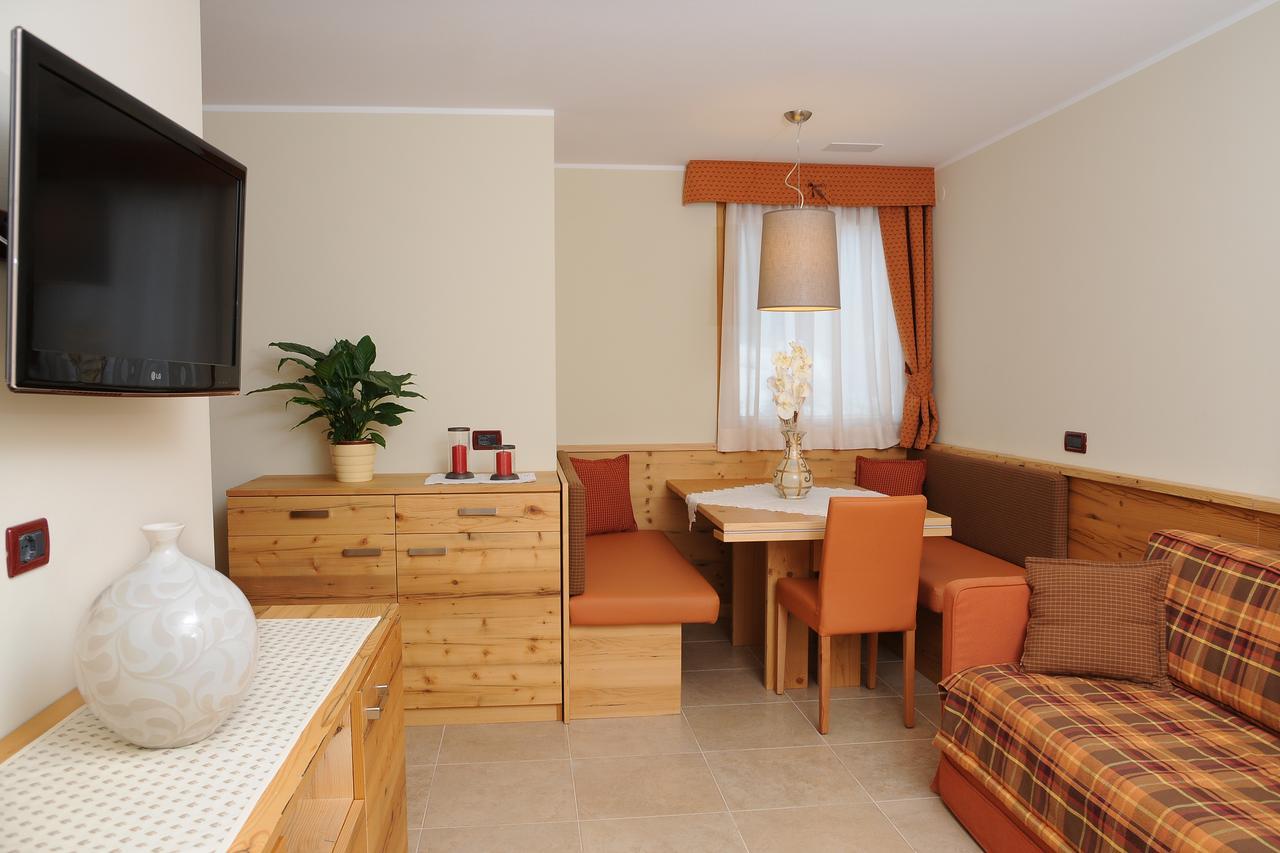 Residence Marisol Camere & Appartamenti - Mezzana Centre Экстерьер фото