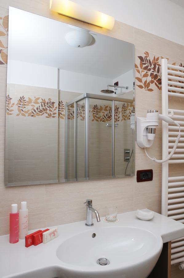 Residence Marisol Camere & Appartamenti - Mezzana Centre Экстерьер фото